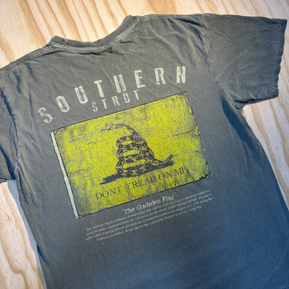 Southern Strut Gadsden Flag Dont Tread On Me Comfort Colors T-Shirt Grey Large